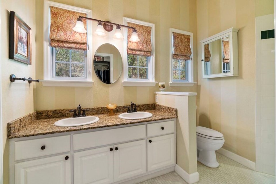 dual vanities in master bath