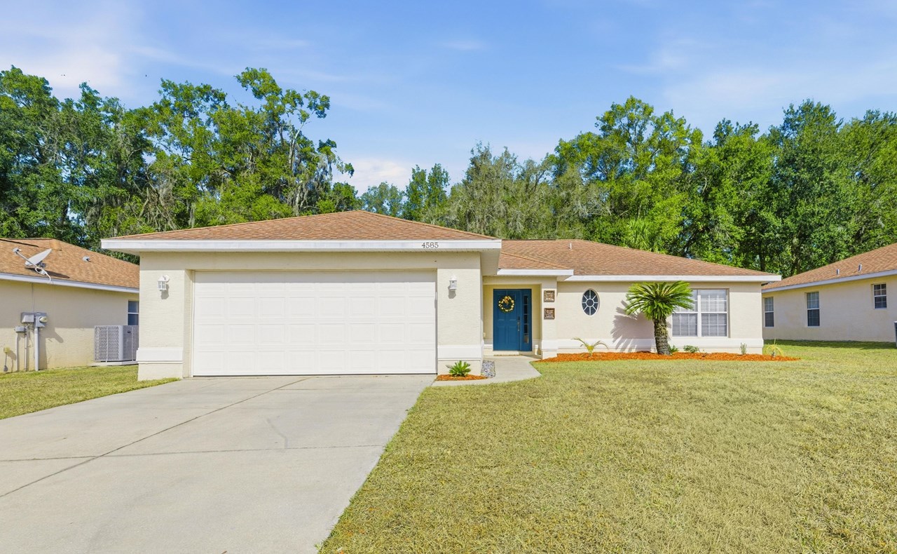 4585 NW 48th Lane